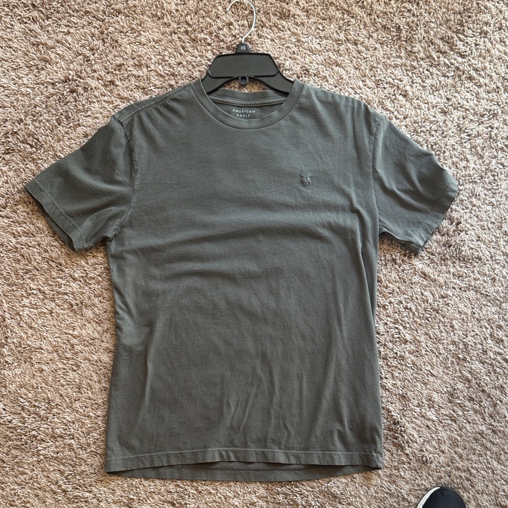 American Eagle Outfitters Charcoal Short Sleeve Tee